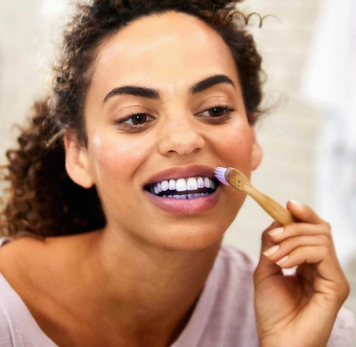 Glory Smile Correcteur de Teinte V34- Dentifrice Violet Blanchissement